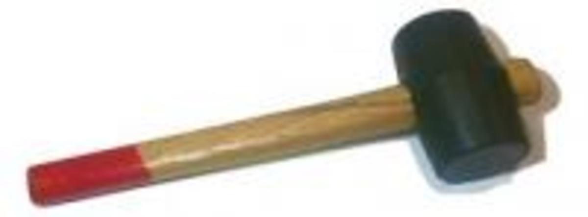 Изображение киянка резиновая, деревянная рукоятка, 340 г (hobbi) 1/12