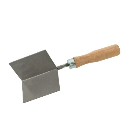 Изображение кельма 3-on для внешних углов 80*60*60мм дерев.ручка, метал.окраш.